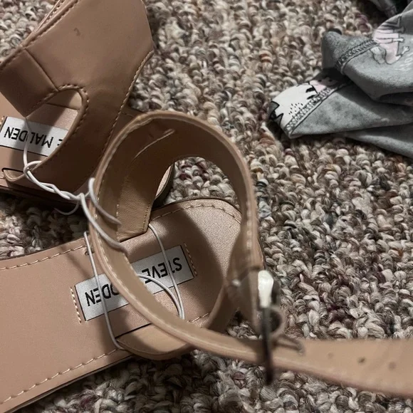 New Steve Madden sparkly stones sandals - Picture 8 of 8